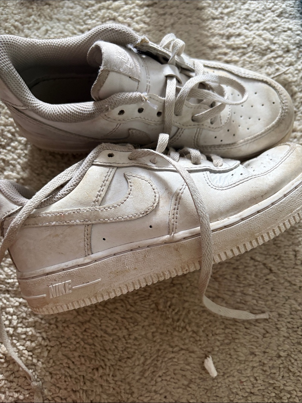 Nike Kids White Low-Top Sneakers with Stitch Swoosh